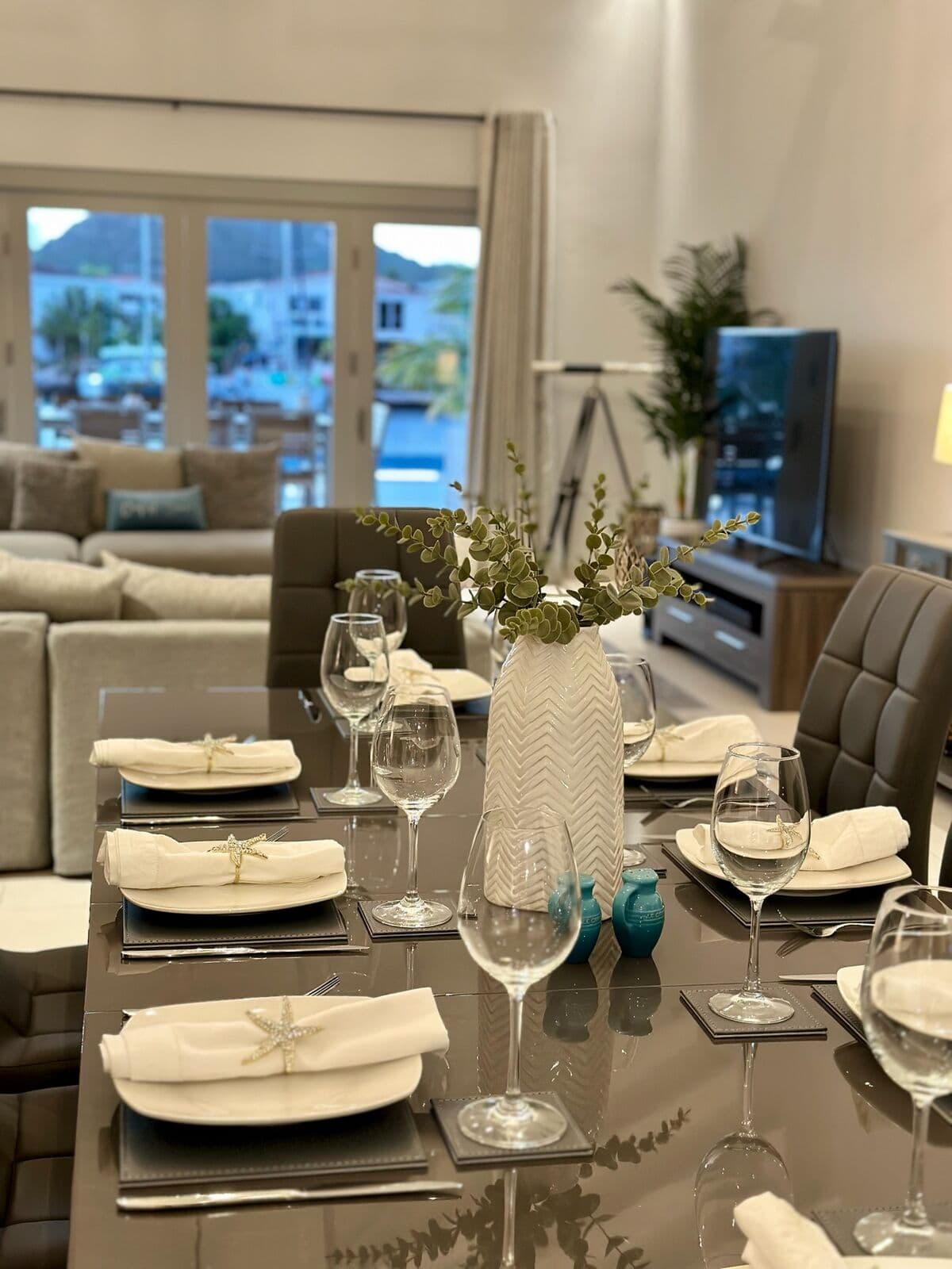 Indoor dining for 8 in the Great Room