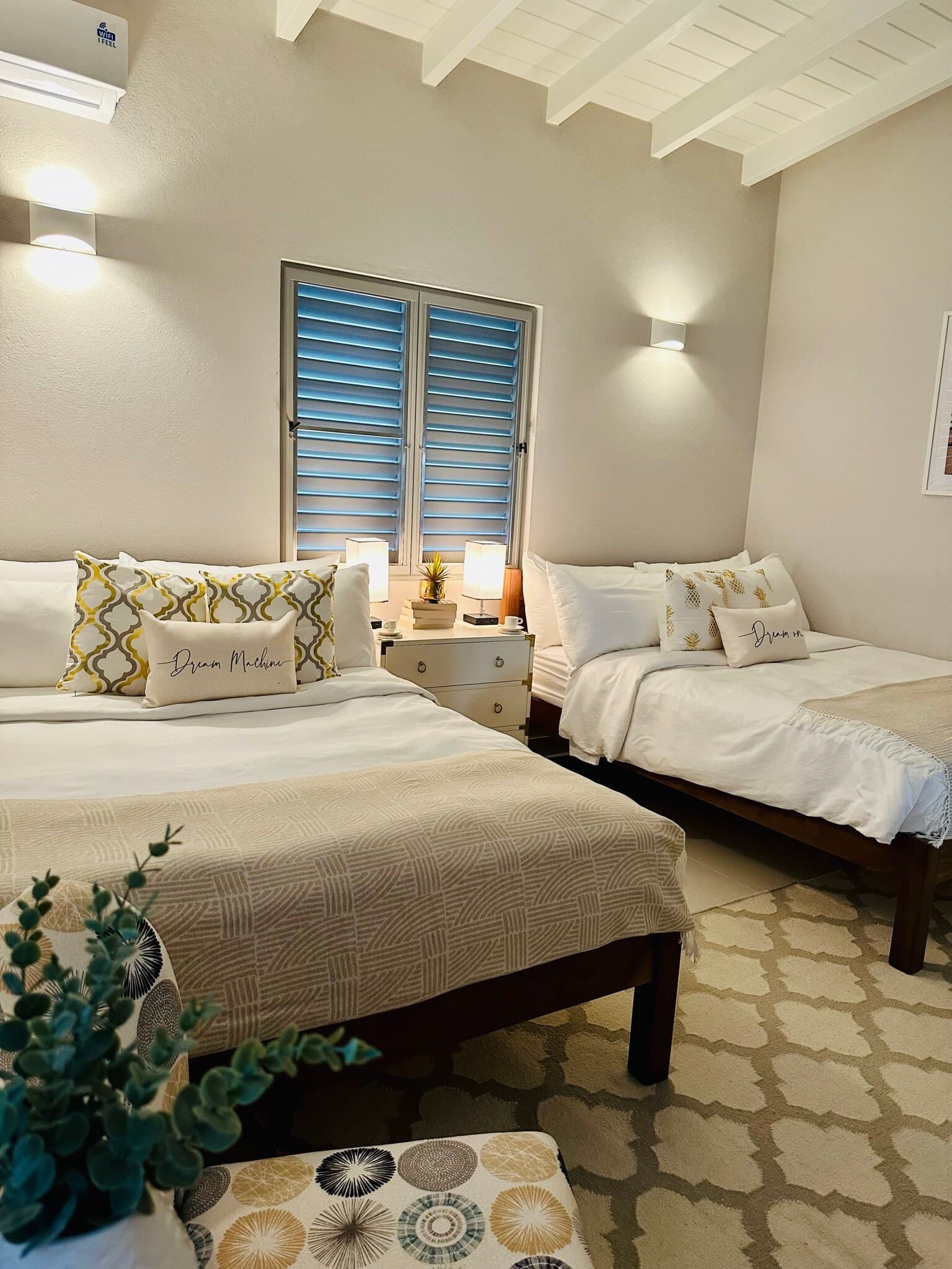 Flexible bedroom space for family stays