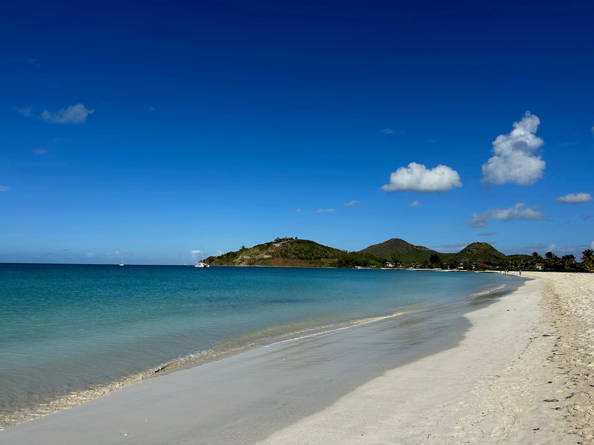 White sand and turquoise Caribbean water in Antigua