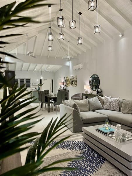 Coco Palms great room beneath the vaulted ceiling